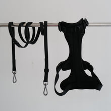 將圖片載入圖庫檢視器 Comefrompetwithlove. 毛孩透氣胸揹帶含牽繩組 | 帥氣黑
